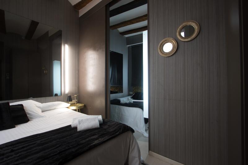 Cosy Rooms Embajador Walencja Zewnętrze zdjęcie